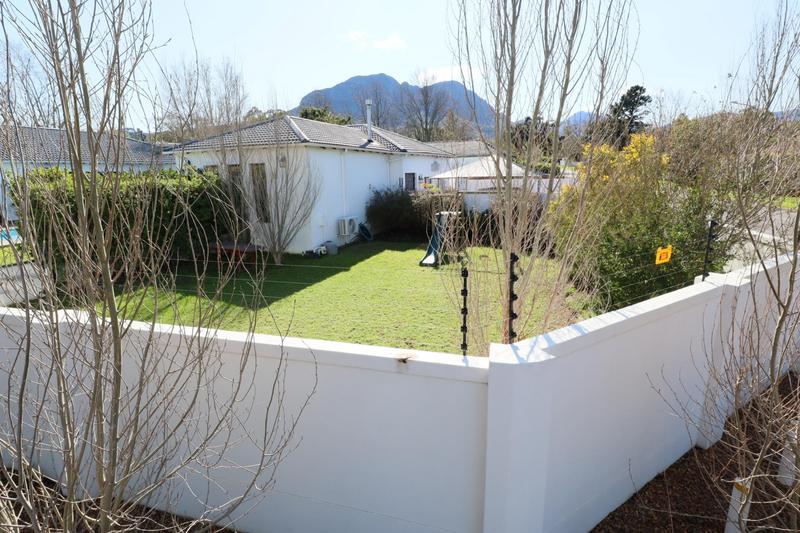 5 Bedroom Property for Sale in Golden Acre Western Cape